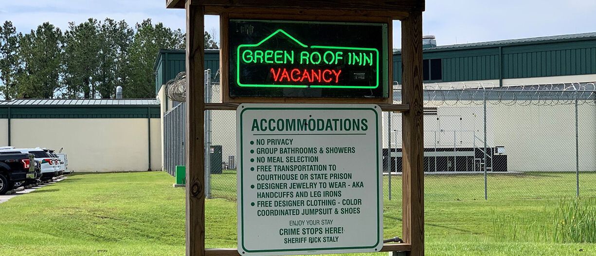 GREEN ROOF INN